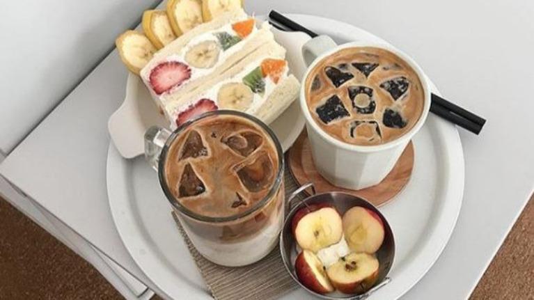 Olga Guseva ishtirokidagi porno film Nevskaya qulupnay jurnali fotosurati